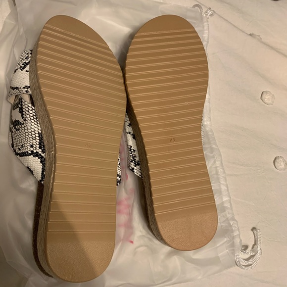 Slip on snakeskin wedge sandals - Picture 3 of 3